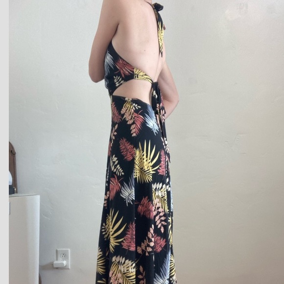 Tiki/Fern Patterned Dress - Picture 3 of 4